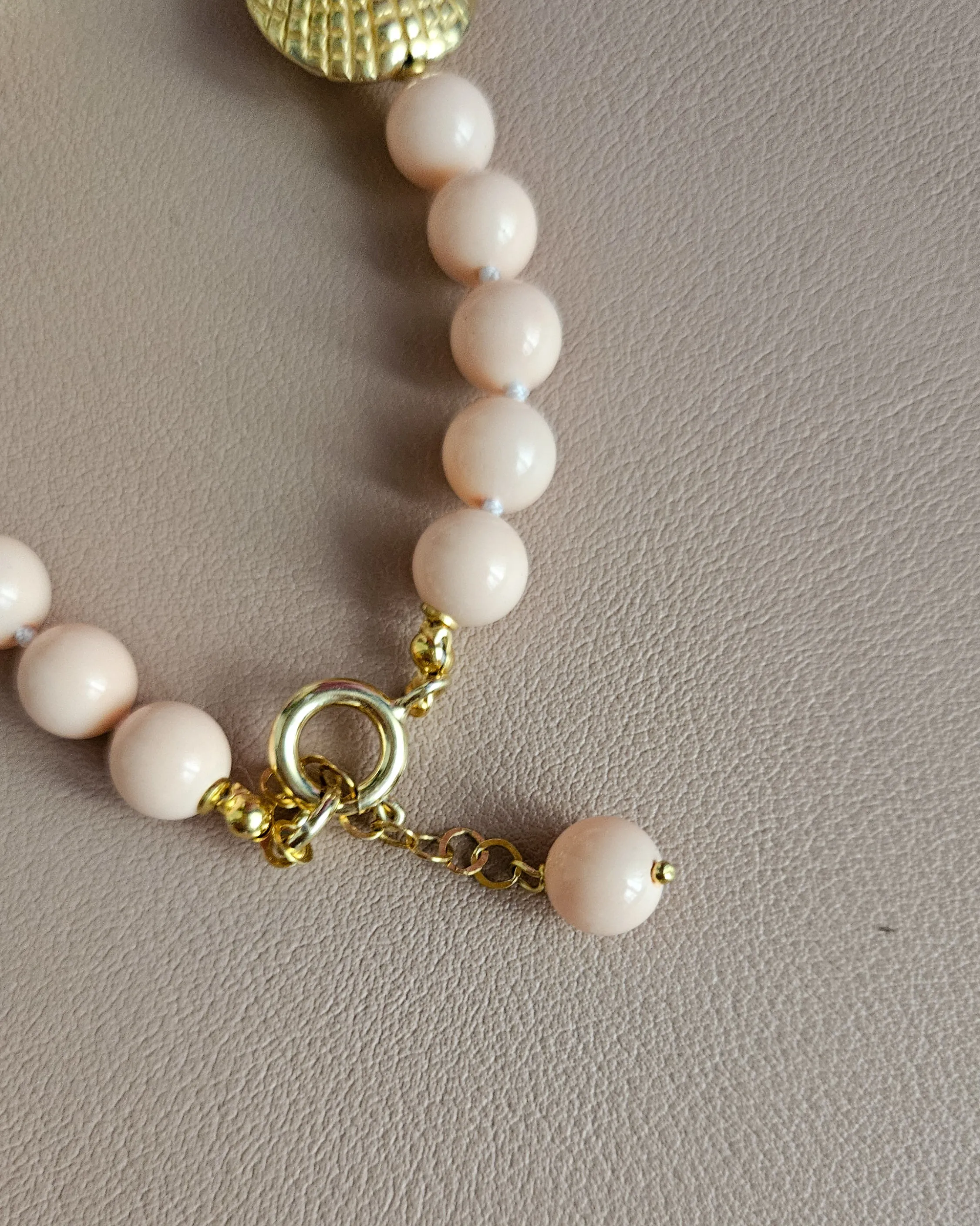 Bracciale in Pasta di Corallo Rosa con Connettori in Argento 925 Placcato Oro_Spedizione 7 giorn
