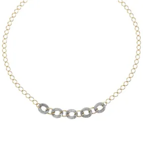 Collana color oro a maglie a rombo con maglie graffiate    