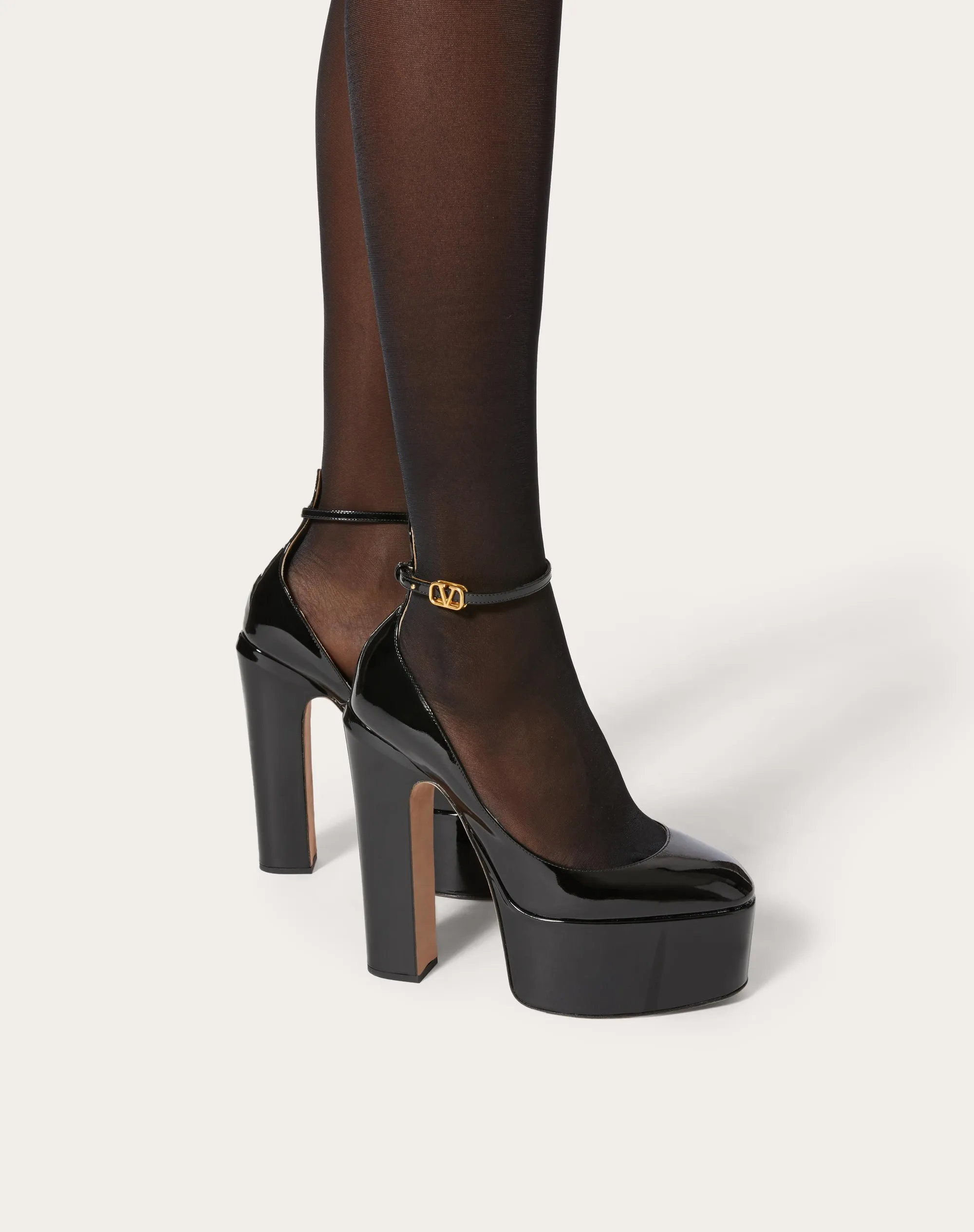 DÉCOLLETÉ CON PLATEAU VALENTINO GARAVANI TAN-GO IN VERNICE 155MM