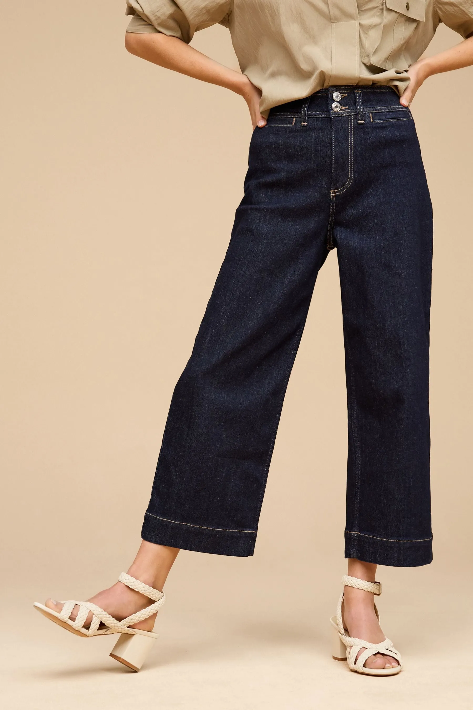 Jeans ampia Corto con fondo ampio e bottoni