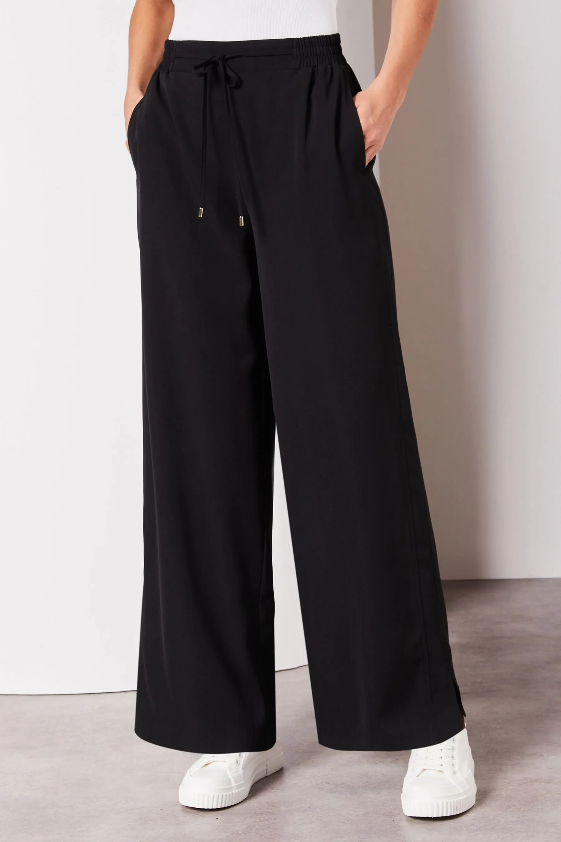 Lipsy - Pantaloni da jogging con fondo ampio e spacco